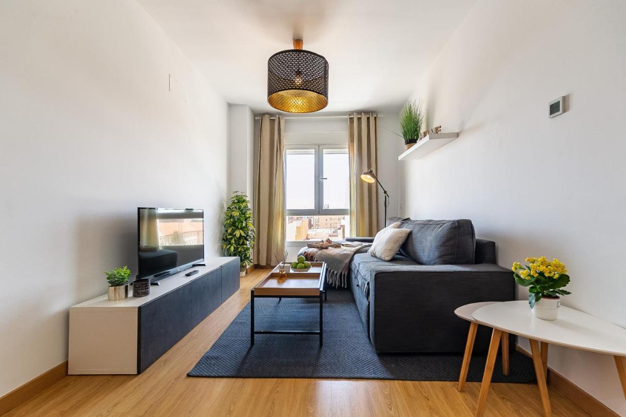Modern Beach Apartment Valparaiso With Parking Малага Экстерьер фото
