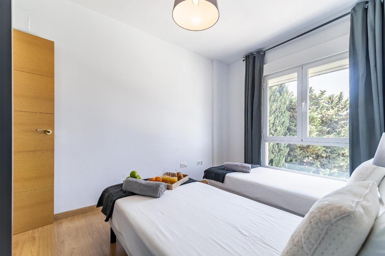 Modern Beach Apartment Valparaiso With Parking Малага Экстерьер фото
