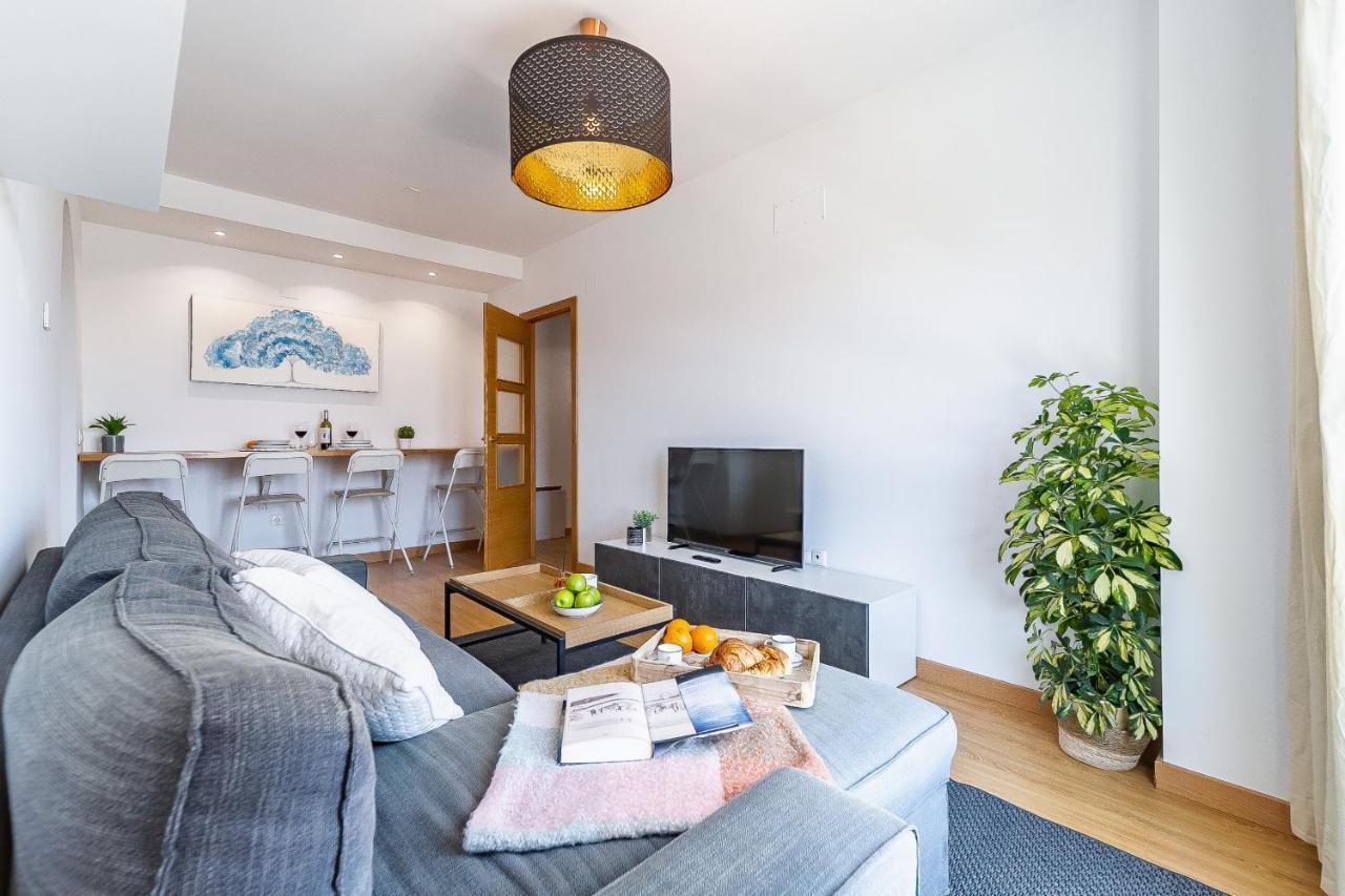 Modern Beach Apartment Valparaiso With Parking Малага Экстерьер фото
