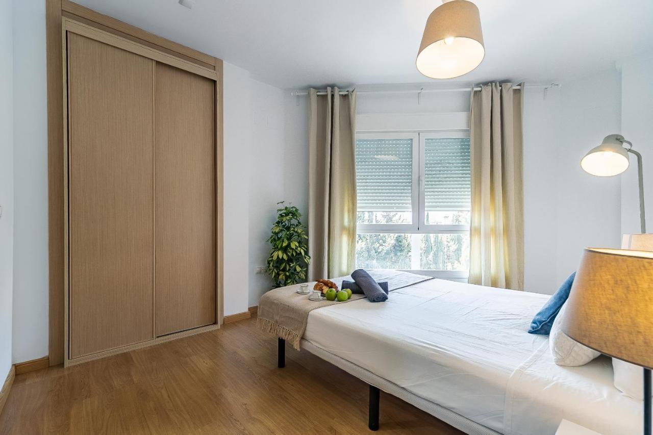 Modern Beach Apartment Valparaiso With Parking Малага Экстерьер фото