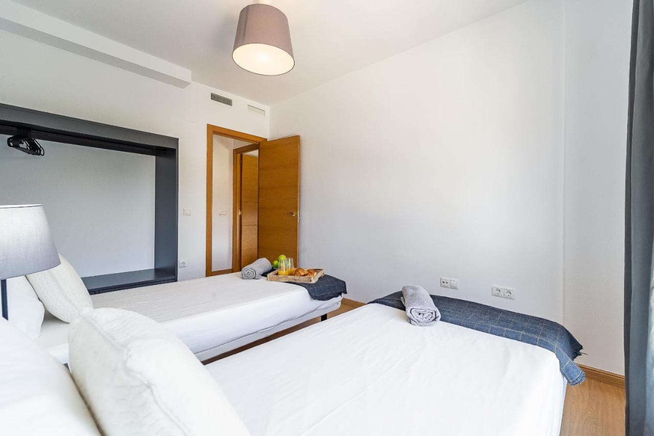 Modern Beach Apartment Valparaiso With Parking Малага Экстерьер фото