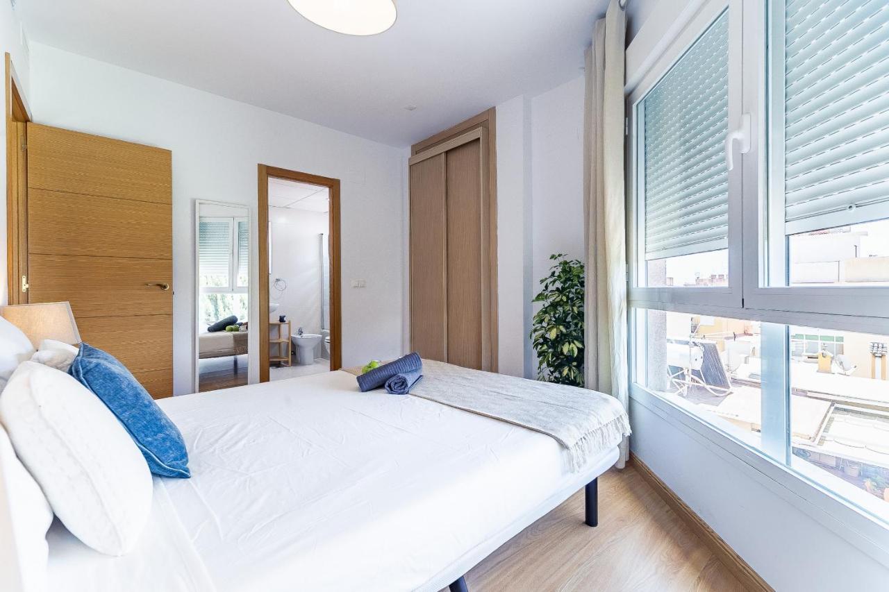 Modern Beach Apartment Valparaiso With Parking Малага Экстерьер фото