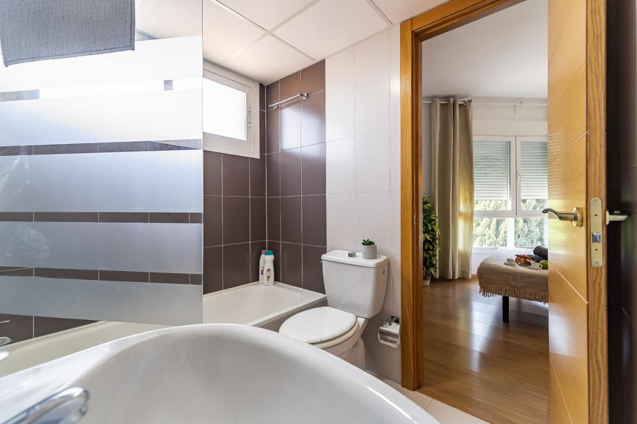 Modern Beach Apartment Valparaiso With Parking Малага Экстерьер фото