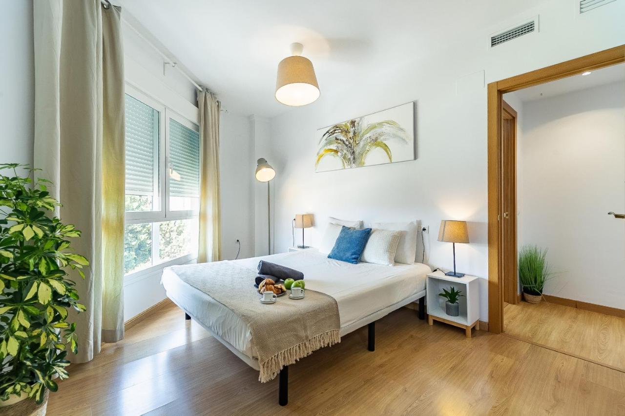 Modern Beach Apartment Valparaiso With Parking Малага Экстерьер фото