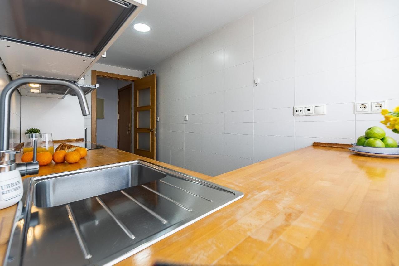 Modern Beach Apartment Valparaiso With Parking Малага Экстерьер фото