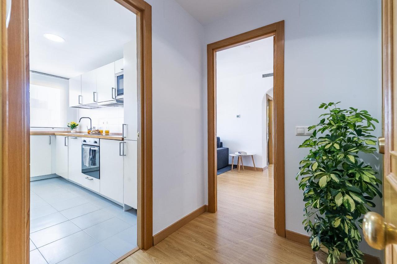 Modern Beach Apartment Valparaiso With Parking Малага Экстерьер фото